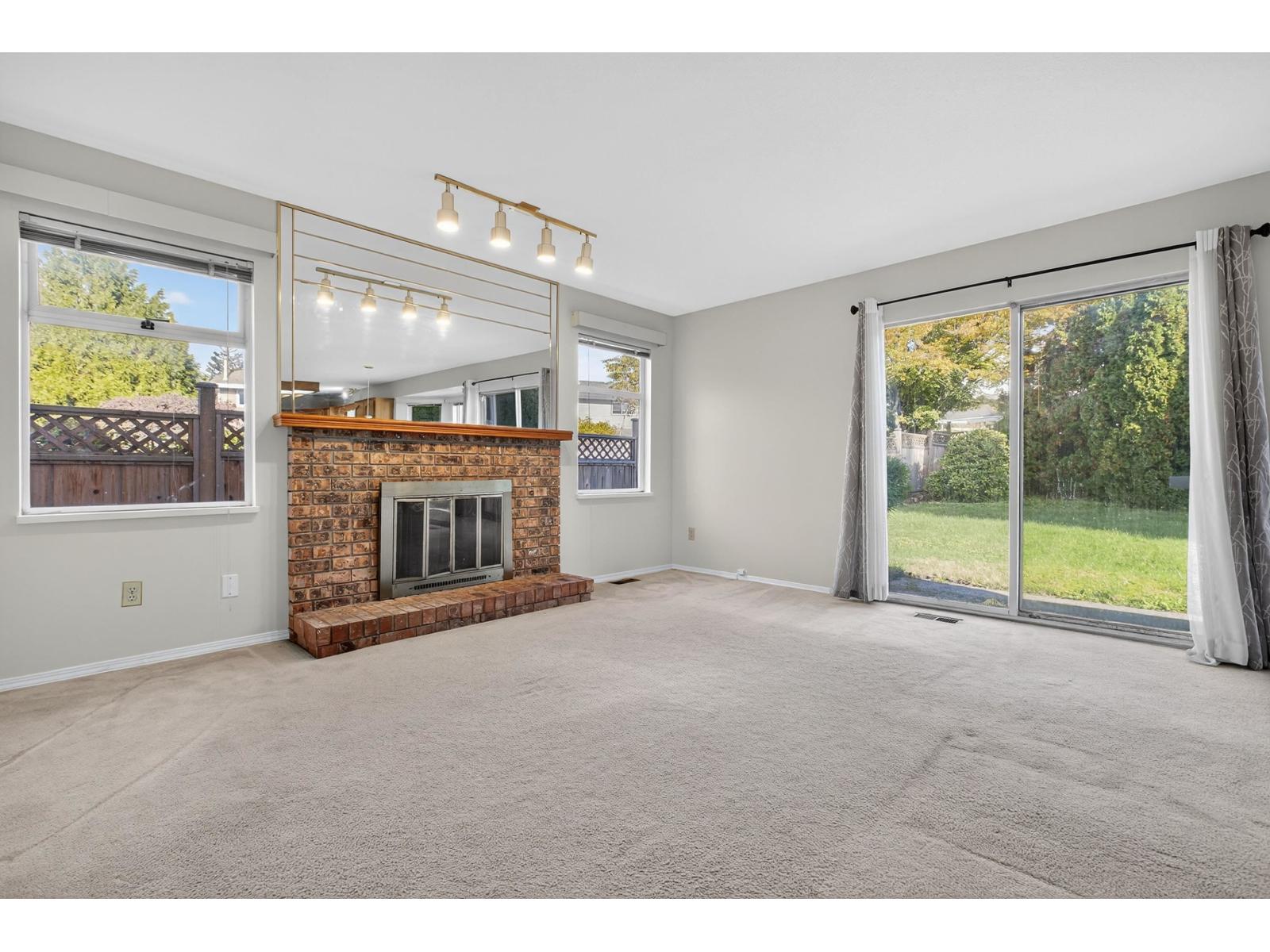 10512 Woodglen Place, Surrey, British Columbia  V4N 1V3 - Photo 9 - R3063773