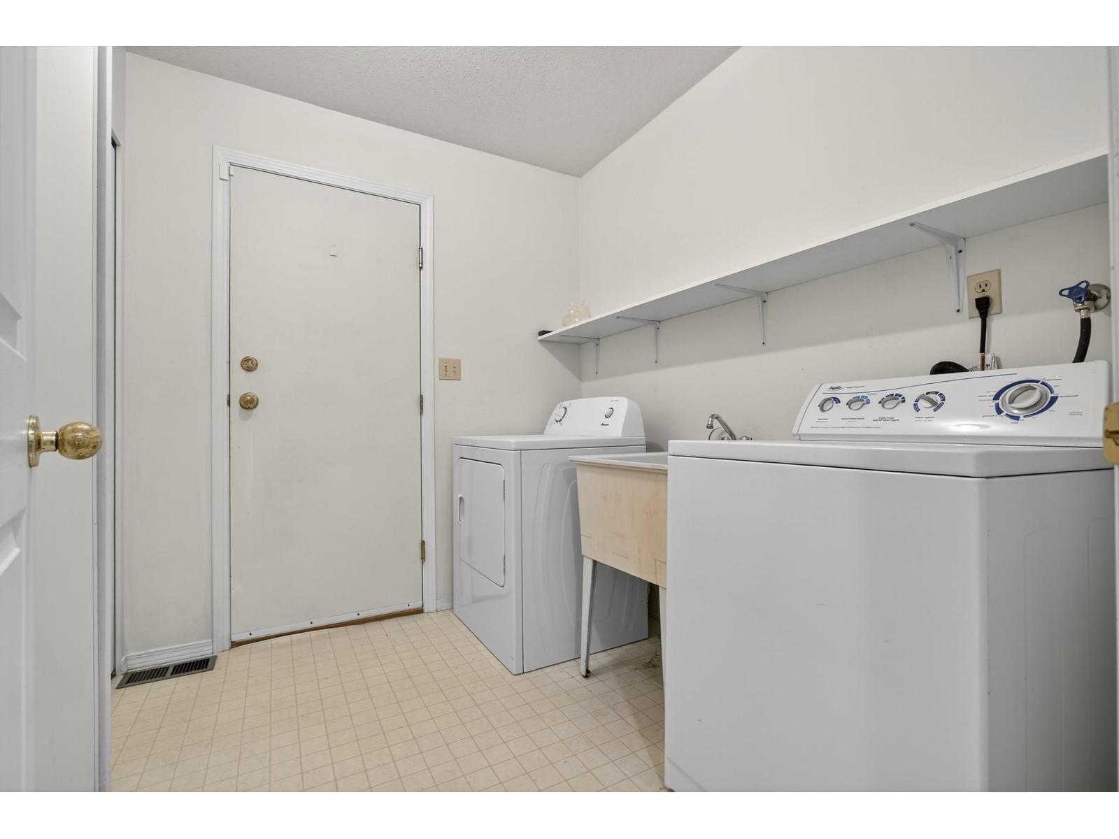 10512 Woodglen Place, Surrey, British Columbia  V4N 1V3 - Photo 28 - R3063773