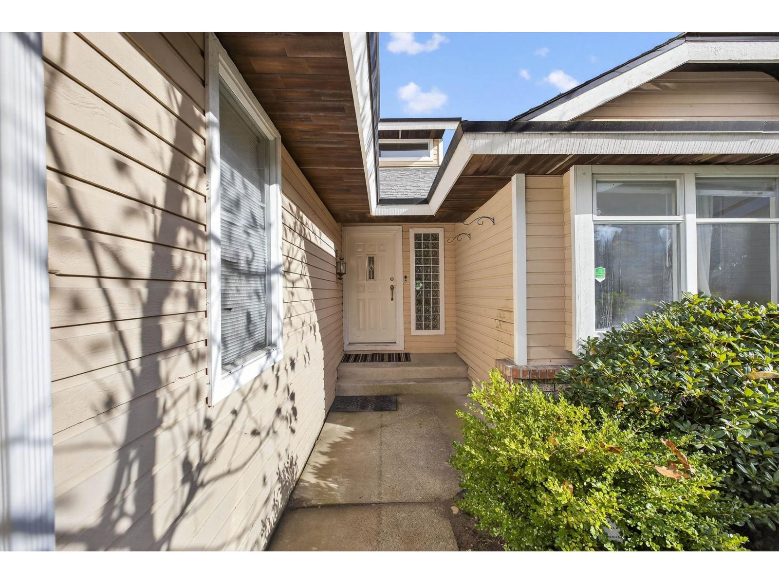 10512 Woodglen Place, Surrey, British Columbia  V4N 1V3 - Photo 4 - R3063773