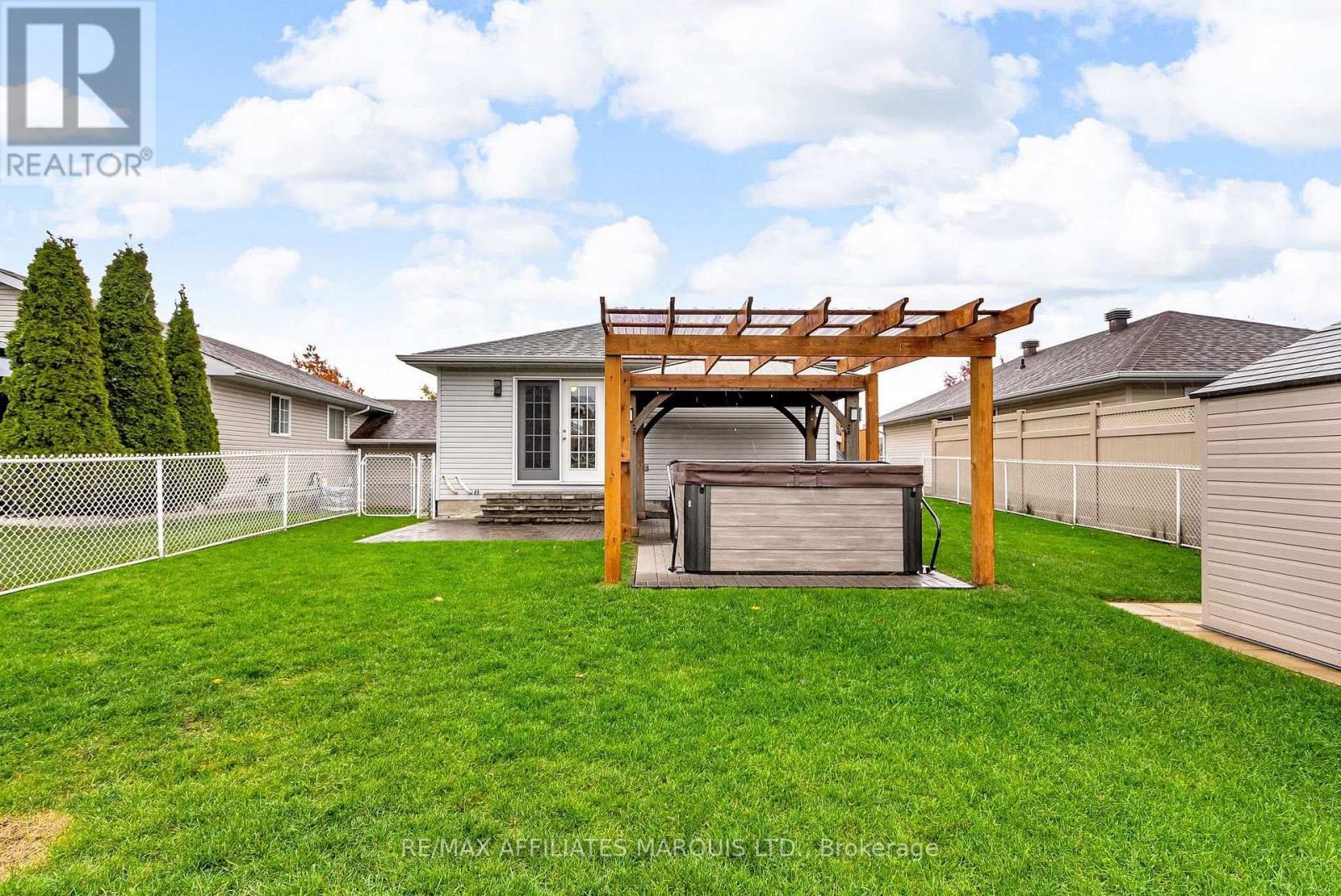 296 Northwoods Crescent, Cornwall, Ontario K6H 7M5 - Photo 36 - X12510706