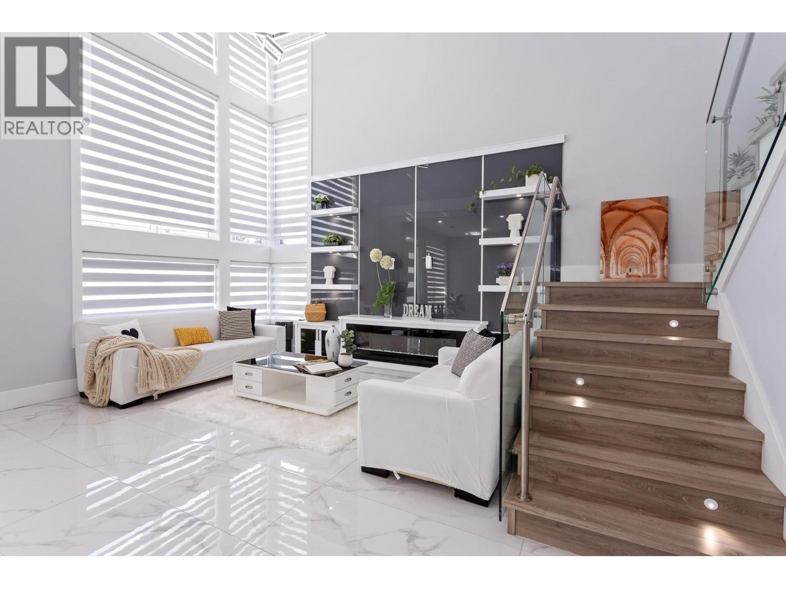 836 Macintosh Street, Coquitlam, British Columbia V3J 4Z2 - Photo 3 - R3064870