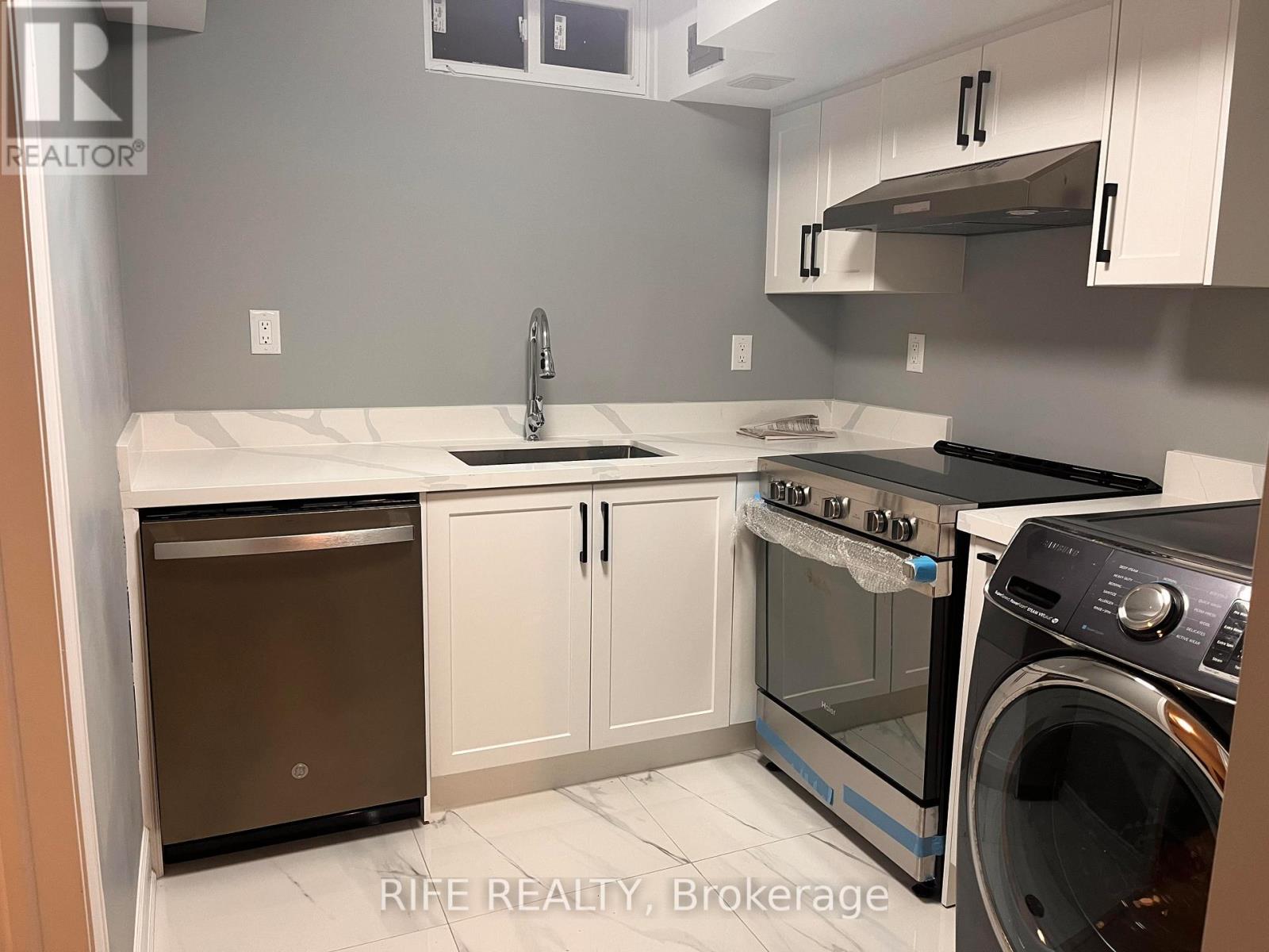 Bsmt - 59 Barrington Crescent, Markham, Ontario L3R 3H2 - Photo 8 - N12510708