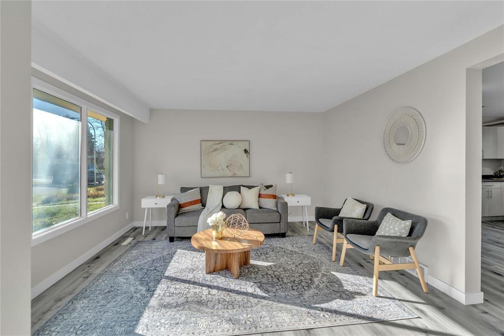 9 Maevista Place, Winnipeg, Manitoba  R2P 0L8 - Photo 1 - 202527878