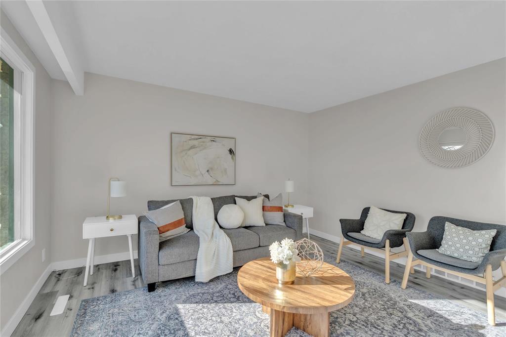 9 Maevista Place, Winnipeg, Manitoba  R2P 0L8 - Photo 2 - 202527878