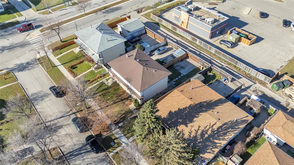 9 Maevista Place, Winnipeg, Manitoba  R2P 0L8 - Photo 20 - 202527878