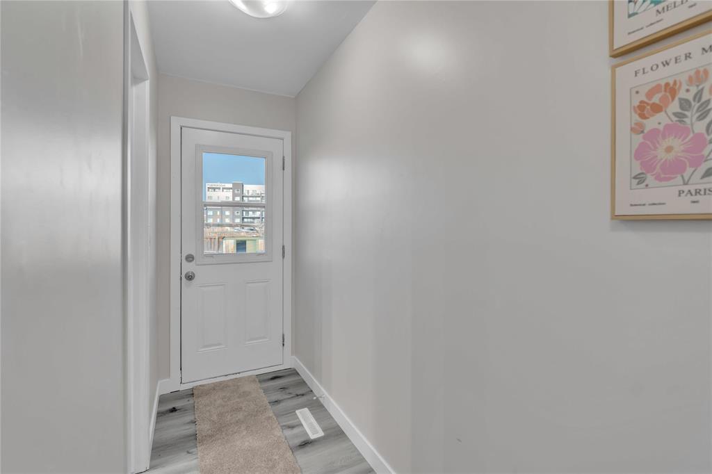 9 Maevista Place, Winnipeg, Manitoba  R2P 0L8 - Photo 8 - 202527878