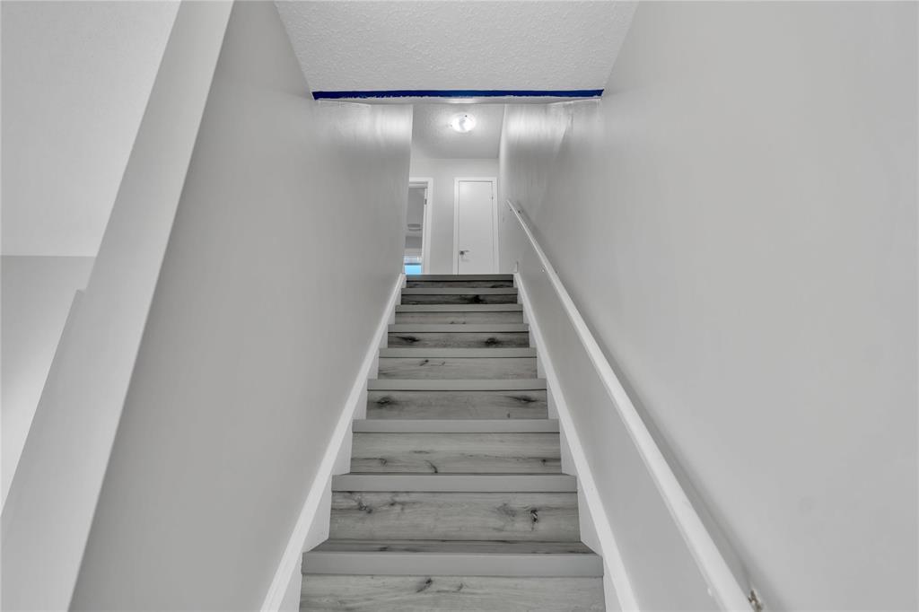 9 Maevista Place, Winnipeg, Manitoba  R2P 0L8 - Photo 9 - 202527878