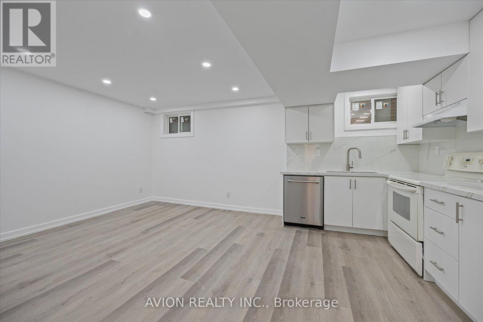 1397 Highgate Court, Oakville, Ontario  L6H 2V4 - Photo 26 - W12510698