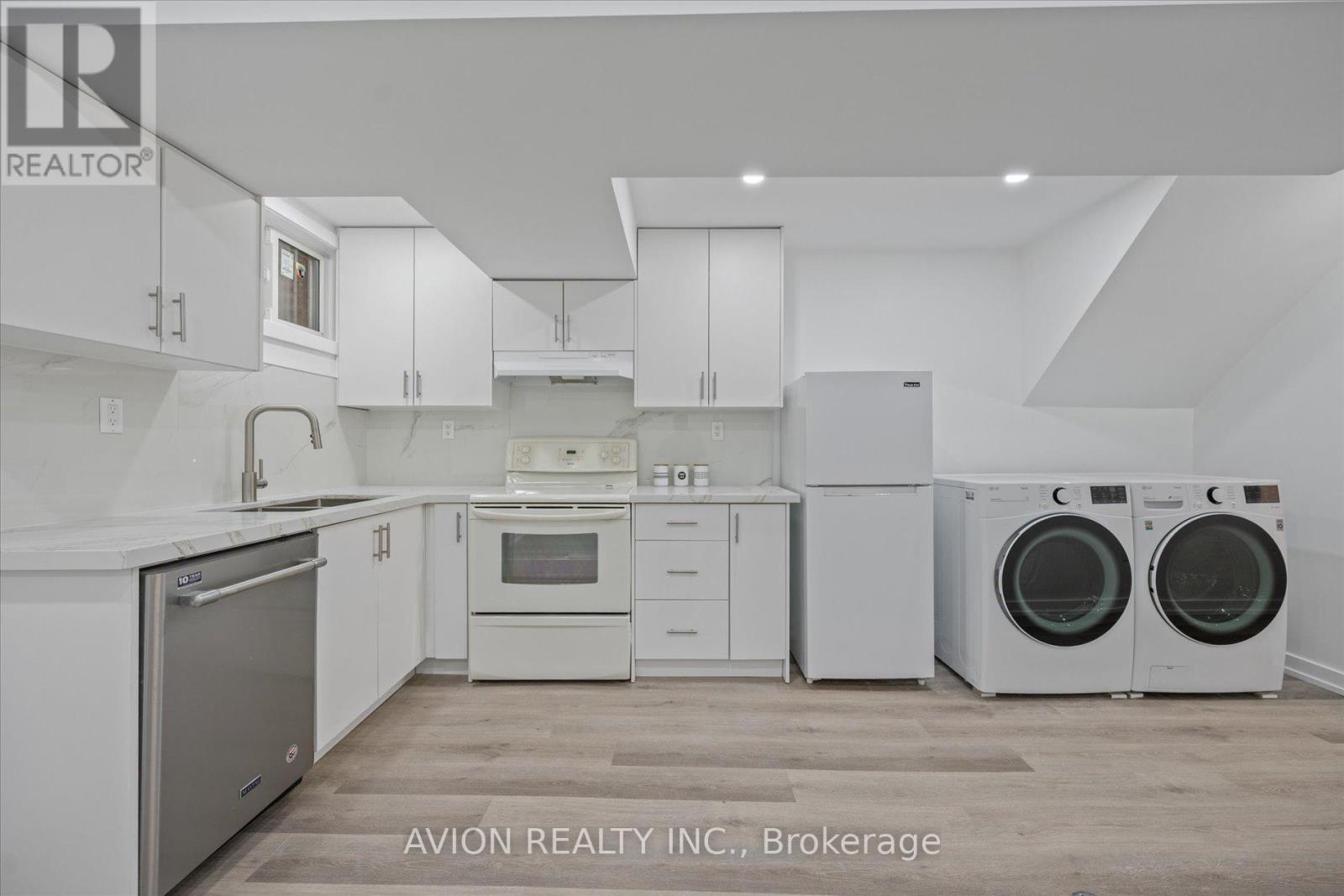 1397 Highgate Court, Oakville, Ontario  L6H 2V4 - Photo 28 - W12510698