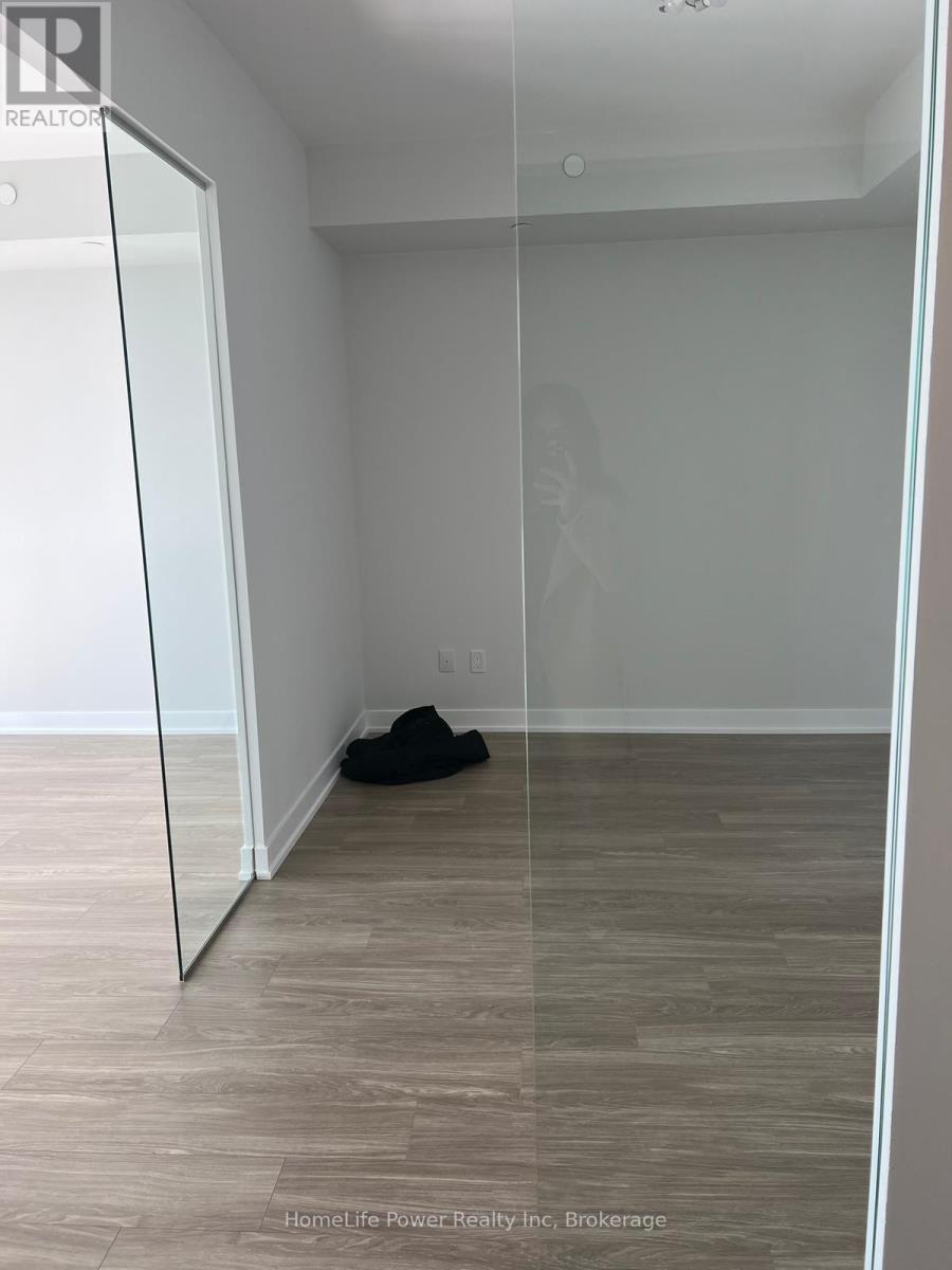 4304 - 430 Square One Drive, Mississauga, Ontario L5B 0L6 - Photo 11 - W12510748