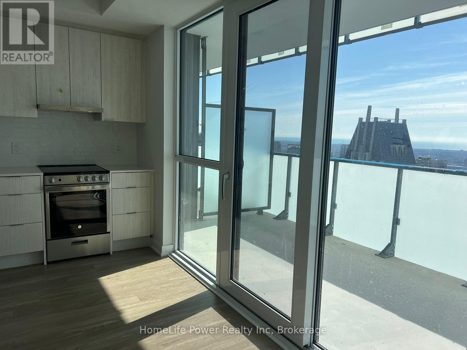 4304 - 430 Square One Drive, Mississauga, Ontario L5B 0L6 - Photo 6 - W12510748