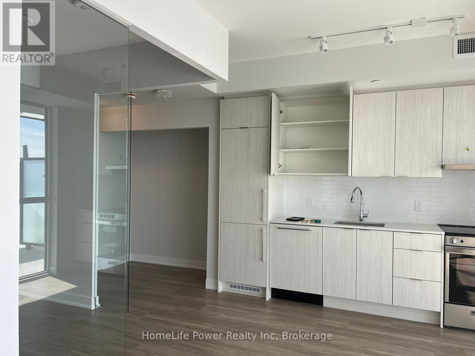 4304 - 430 Square One Drive, Mississauga, Ontario L5B 0L6 - Photo 7 - W12510748