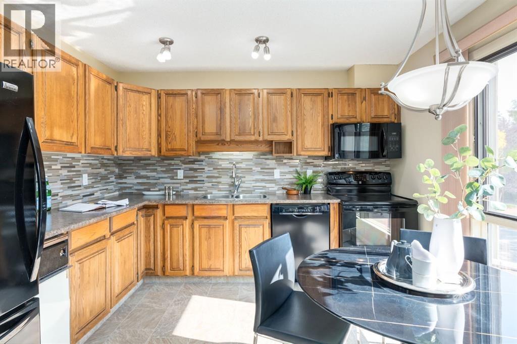 20 Point Mckay Court Nw, Calgary, Alberta  T3B 5B7 - Photo 13 - A2256827