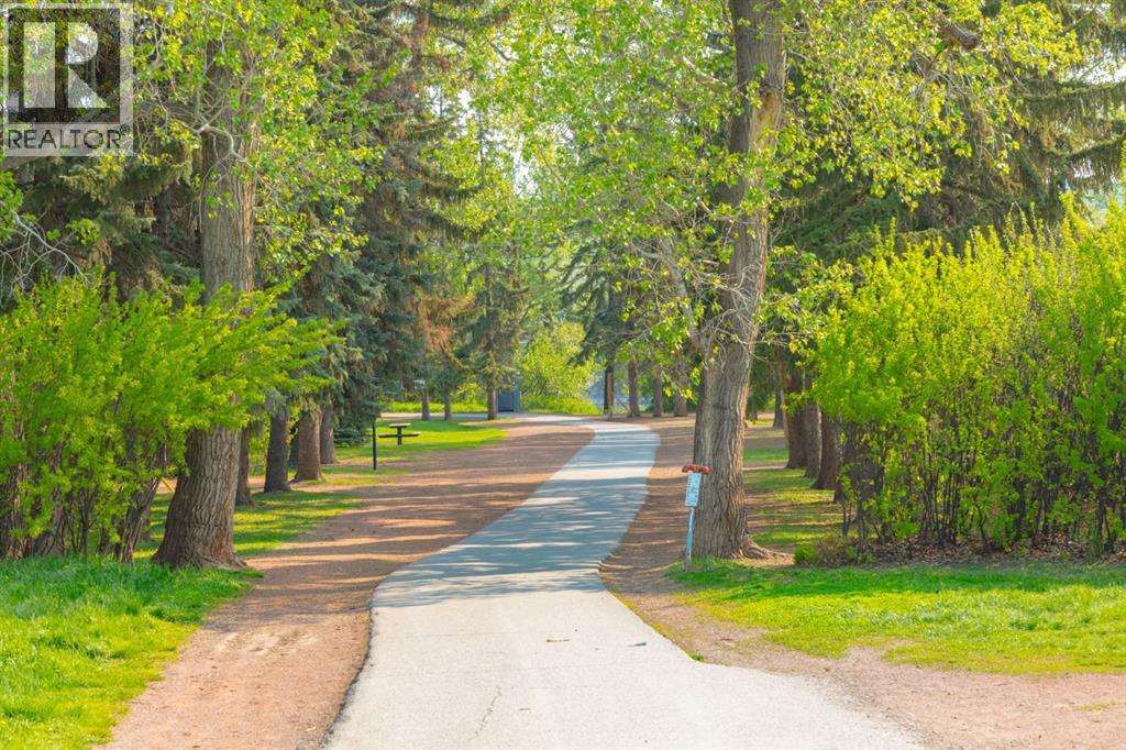 20 Point Mckay Court Nw, Calgary, Alberta  T3B 5B7 - Photo 35 - A2256827