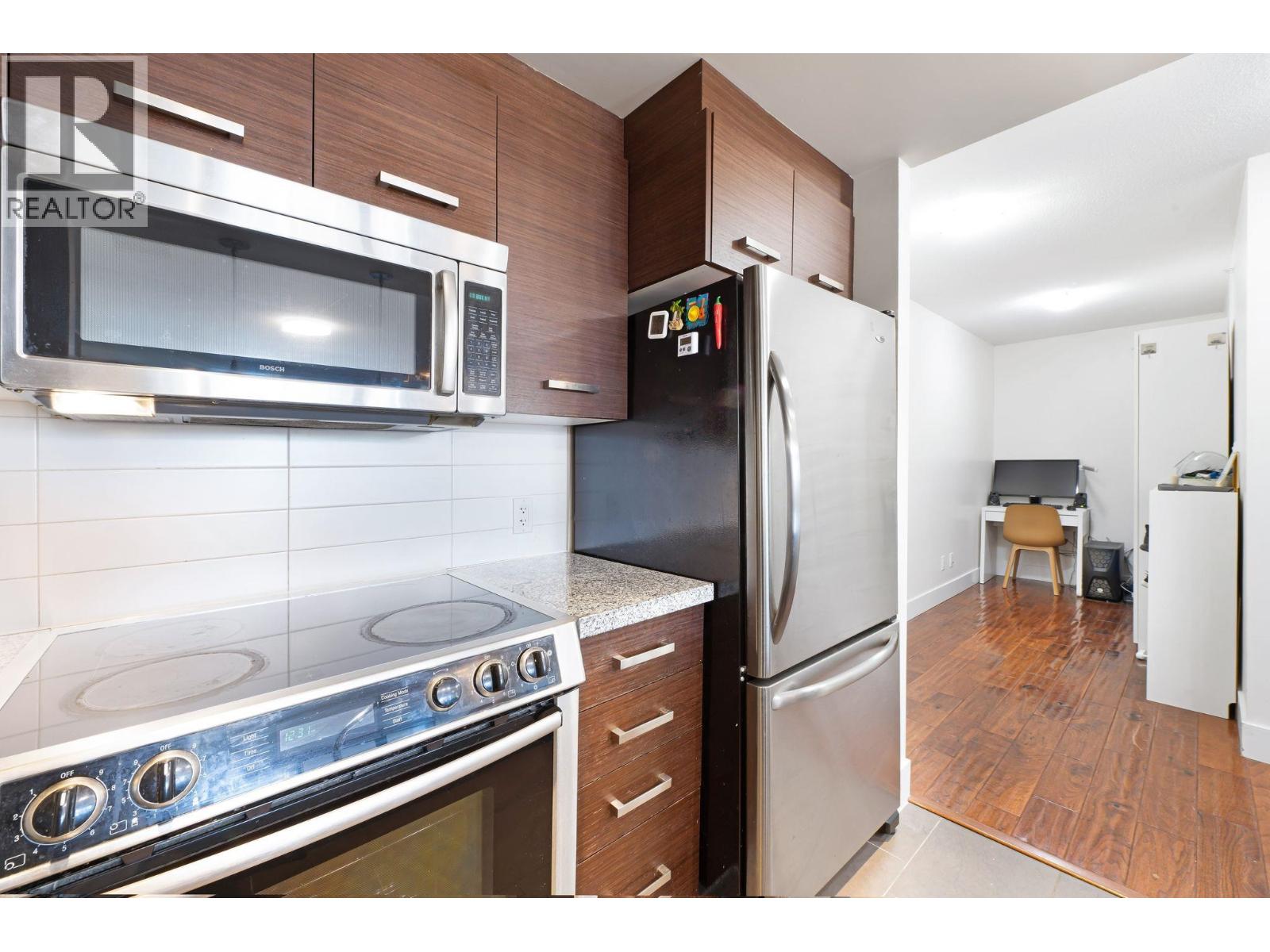 903 2959 Glen Drive, Coquitlam, British Columbia  V3B 0B8 - Photo 10 - R3058269