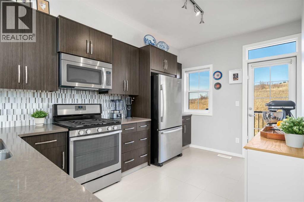 444 Ascot Circle Sw, Calgary, Alberta  T3H 0X3 - Photo 2 - A2267250