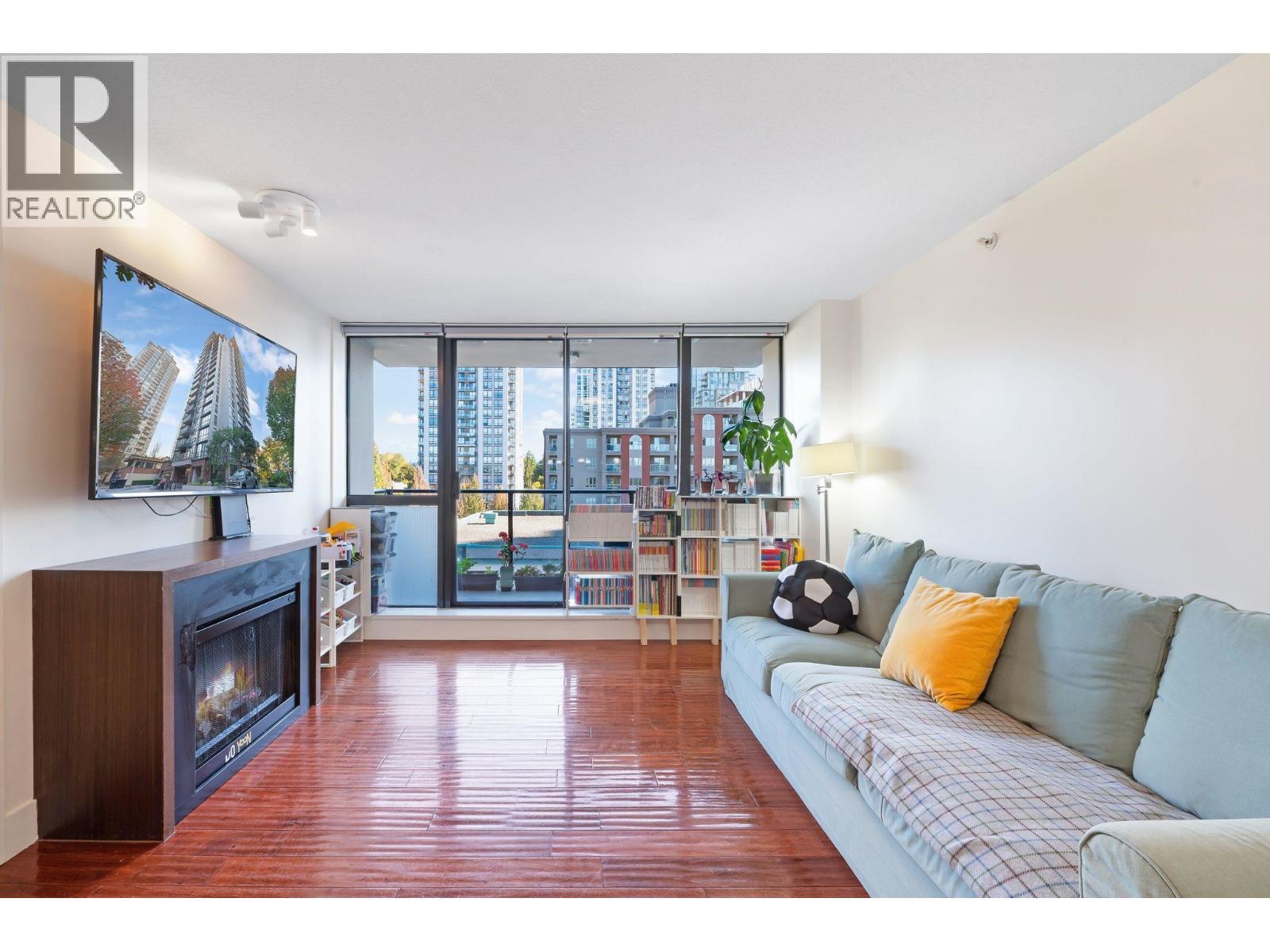 903 2959 Glen Drive, Coquitlam, British Columbia  V3B 0B8 - Photo 6 - R3058269