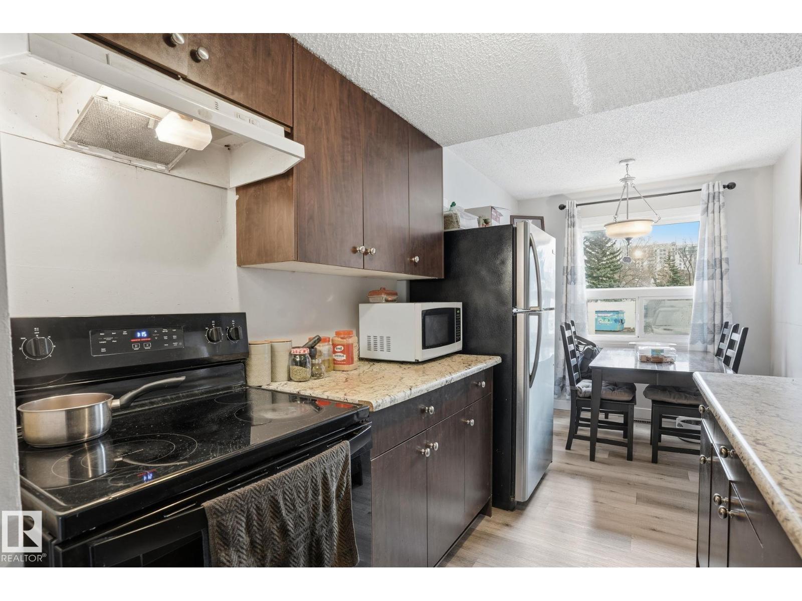 82 Lakewood Vg Nw, Edmonton, Alberta  T6K 2B3 - Photo 10 - E4464740