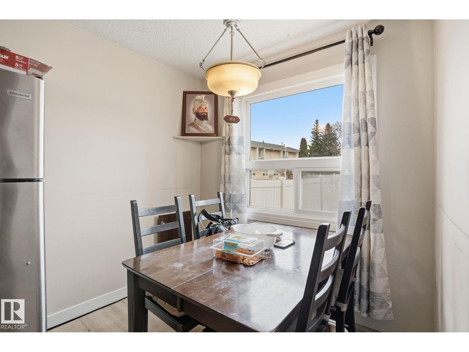 82 Lakewood Vg Nw, Edmonton, Alberta  T6K 2B3 - Photo 11 - E4464740