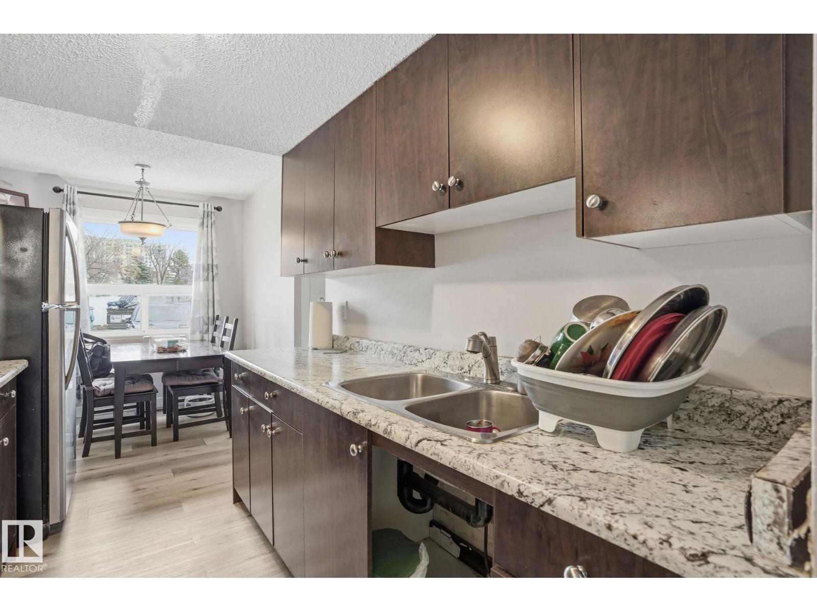 82 Lakewood Vg Nw, Edmonton, Alberta  T6K 2B3 - Photo 9 - E4464740