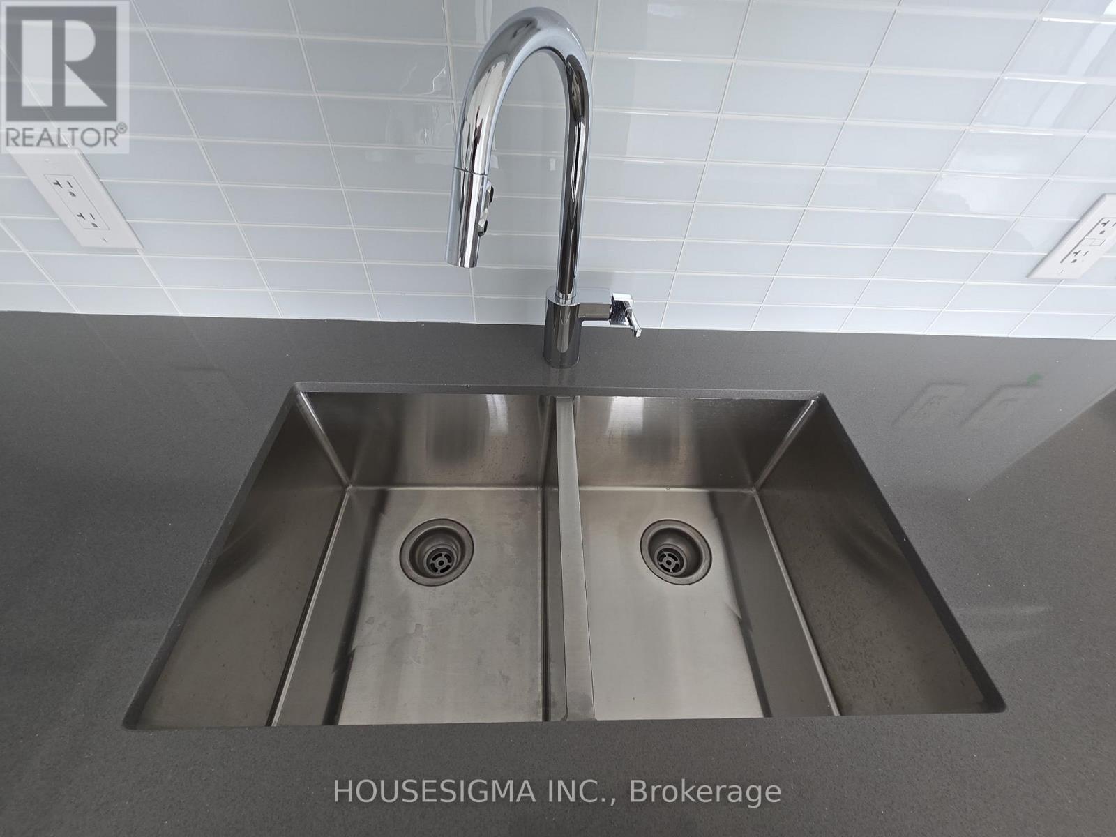 2701 - 3260 Sheppard Avenue E, Toronto, Ontario  M1T 3K3 - Photo 11 - E12499632