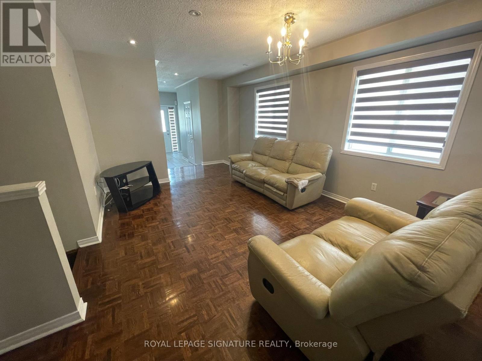 17 Neuchatel Avenue, Vaughan, Ontario  L4H 2Y2 - Photo 2 - N12510372