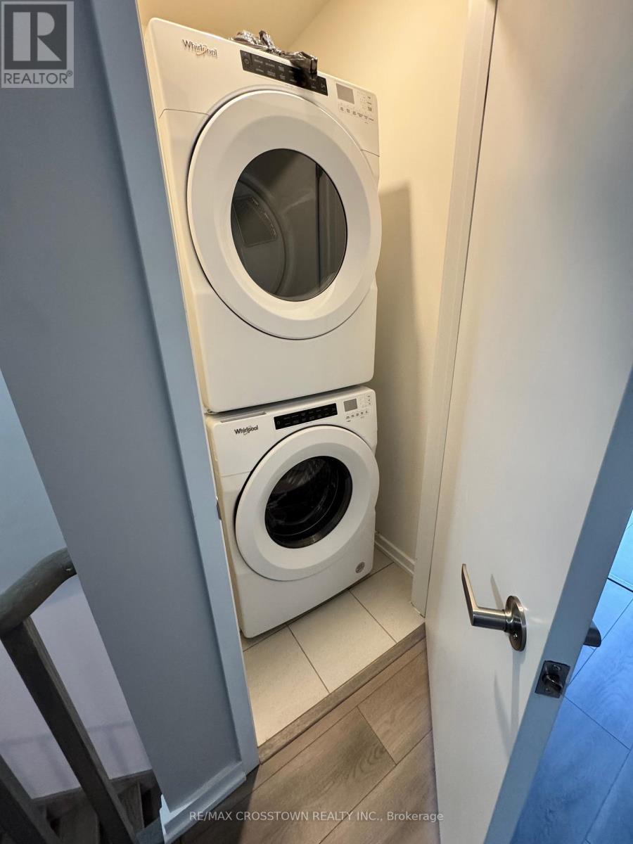 16 Heathrow Lane, Caledon, Ontario  L7E 4M4 - Photo 19 - W12456444