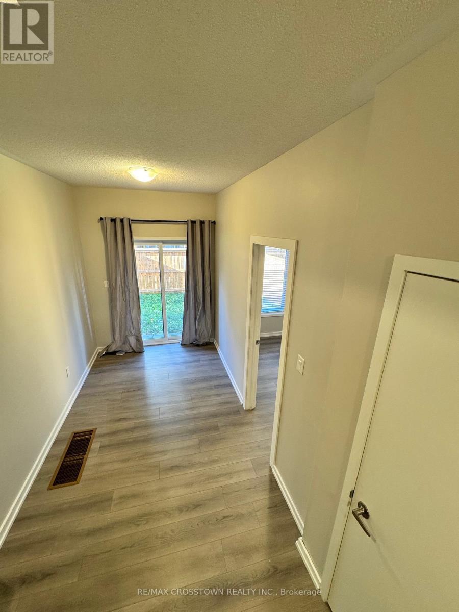 16 Heathrow Lane, Caledon, Ontario  L7E 4M4 - Photo 16 - W12456444