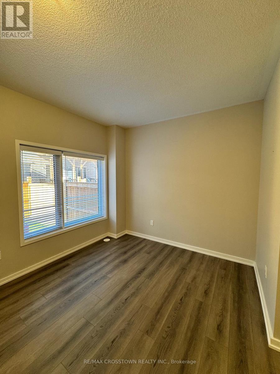 16 Heathrow Lane, Caledon, Ontario  L7E 4M4 - Photo 15 - W12456444