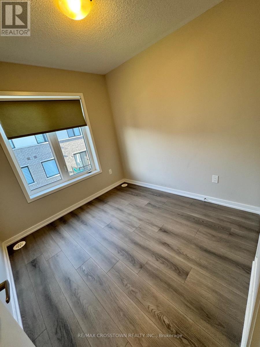 16 Heathrow Lane, Caledon, Ontario  L7E 4M4 - Photo 18 - W12456444