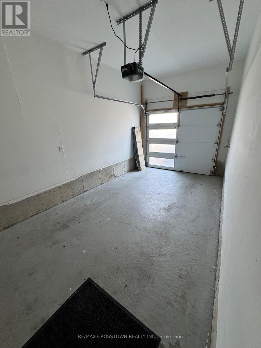 16 Heathrow Lane, Caledon, Ontario  L7E 4M4 - Photo 20 - W12456444