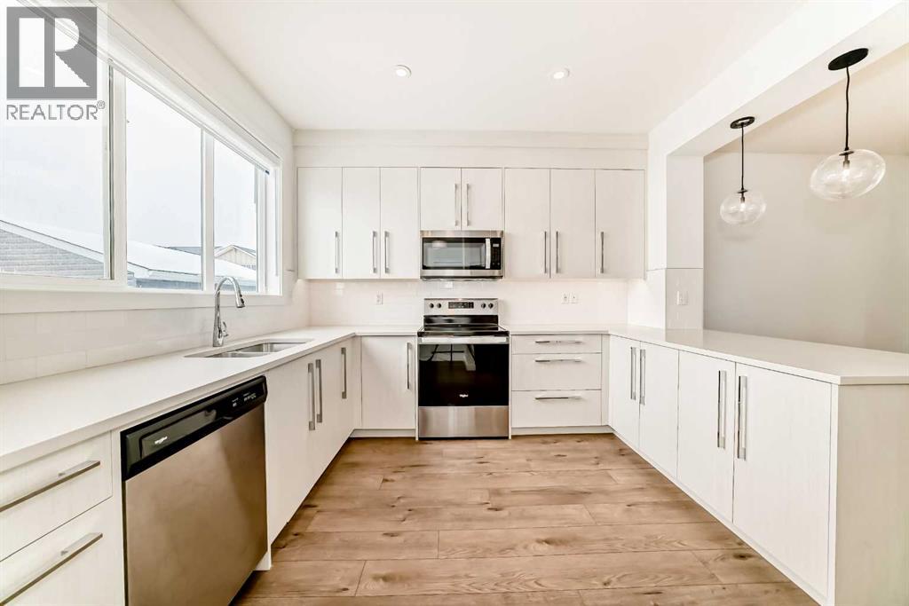 106 Dawson Harbour Grove, Chestermere, Alberta  T1X 2S4 - Photo 8 - A2234581