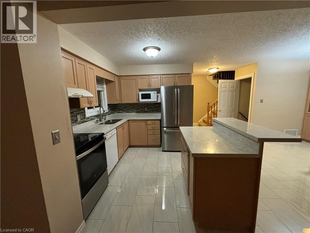 126 Peach Blossom Crescent, Kitchener, Ontario  N2E 3Z7 - Photo 3 - 40785795