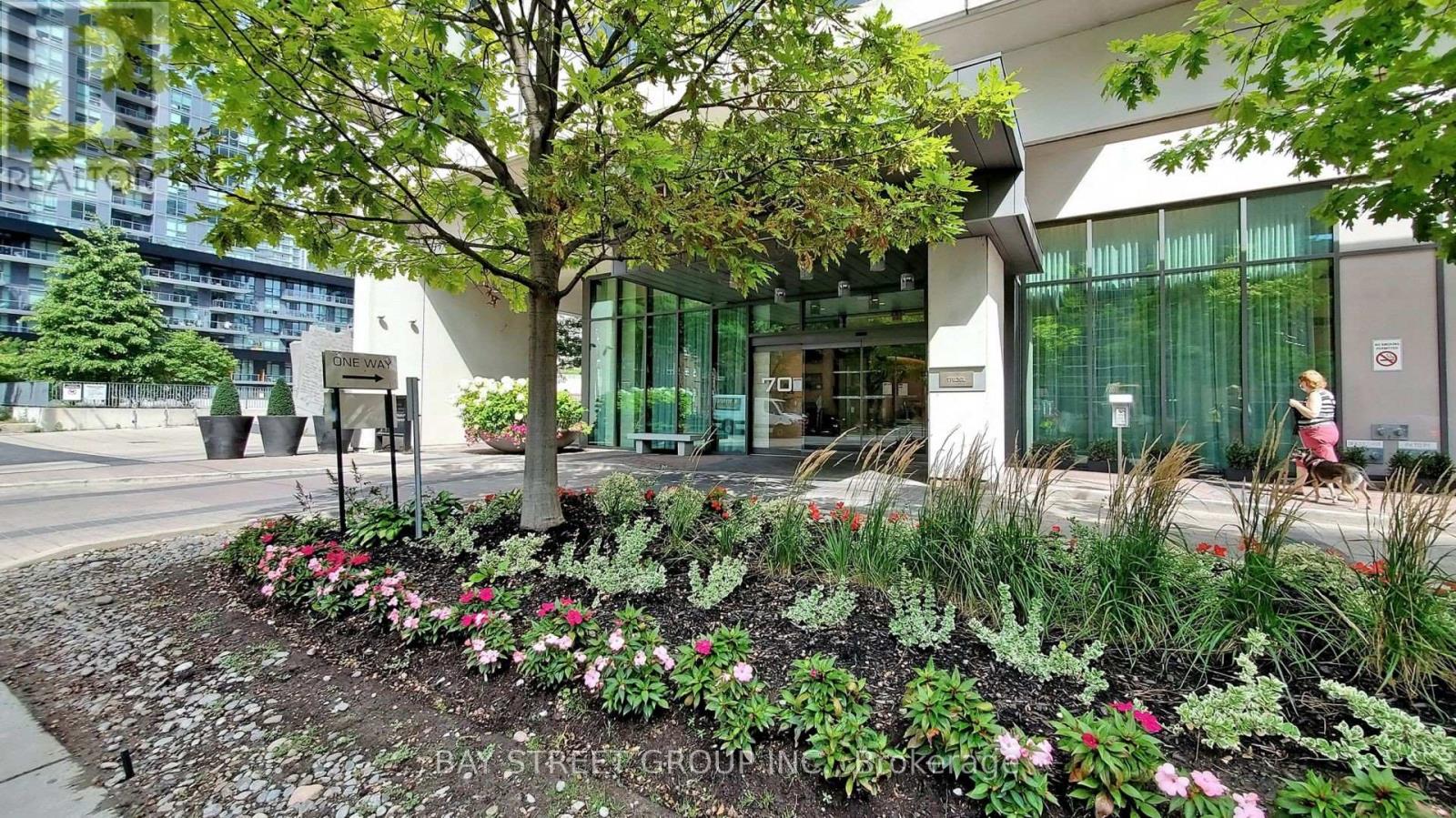 212 - 70 Roehampton Avenue, Toronto, Ontario  M4P 1R2 - Photo 5 - C12510754