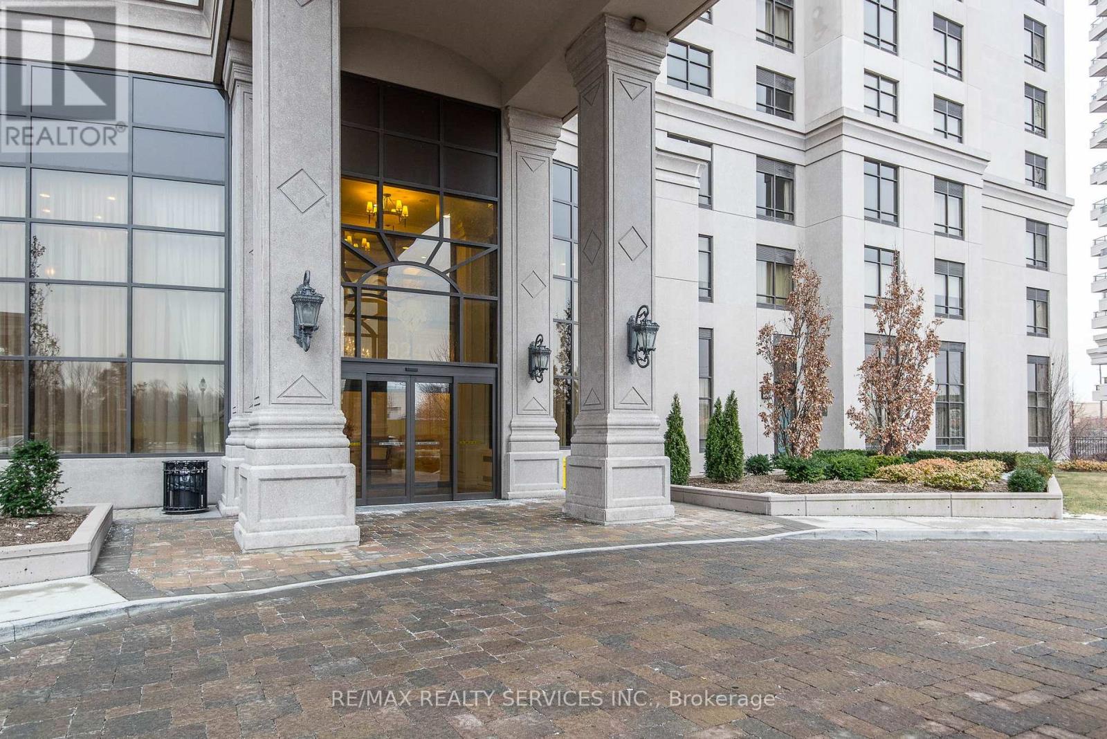 #1515 - 9245 Jane Street, Vaughan, Ontario  L6A 0J9 - Photo 2 - N12510428