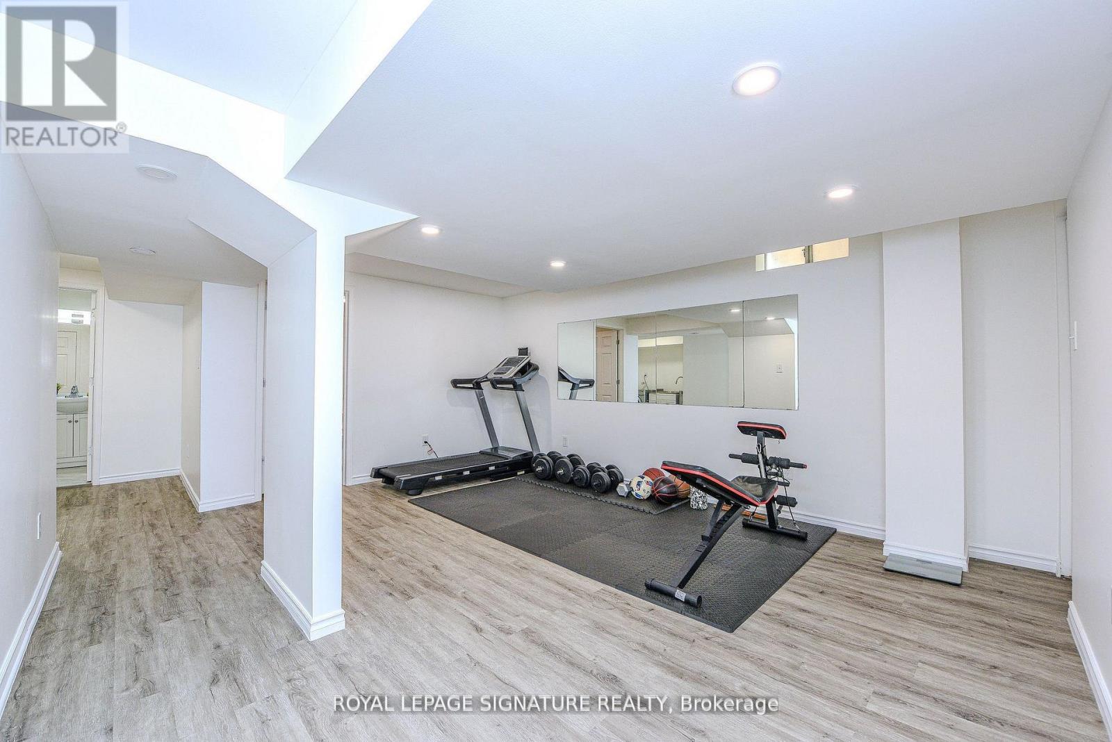 2547 Raglan Court, Mississauga, Ontario L5M 5L5 - Photo 23 - W12507040