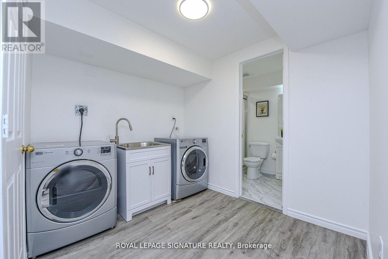 2547 Raglan Court, Mississauga, Ontario L5M 5L5 - Photo 28 - W12507040