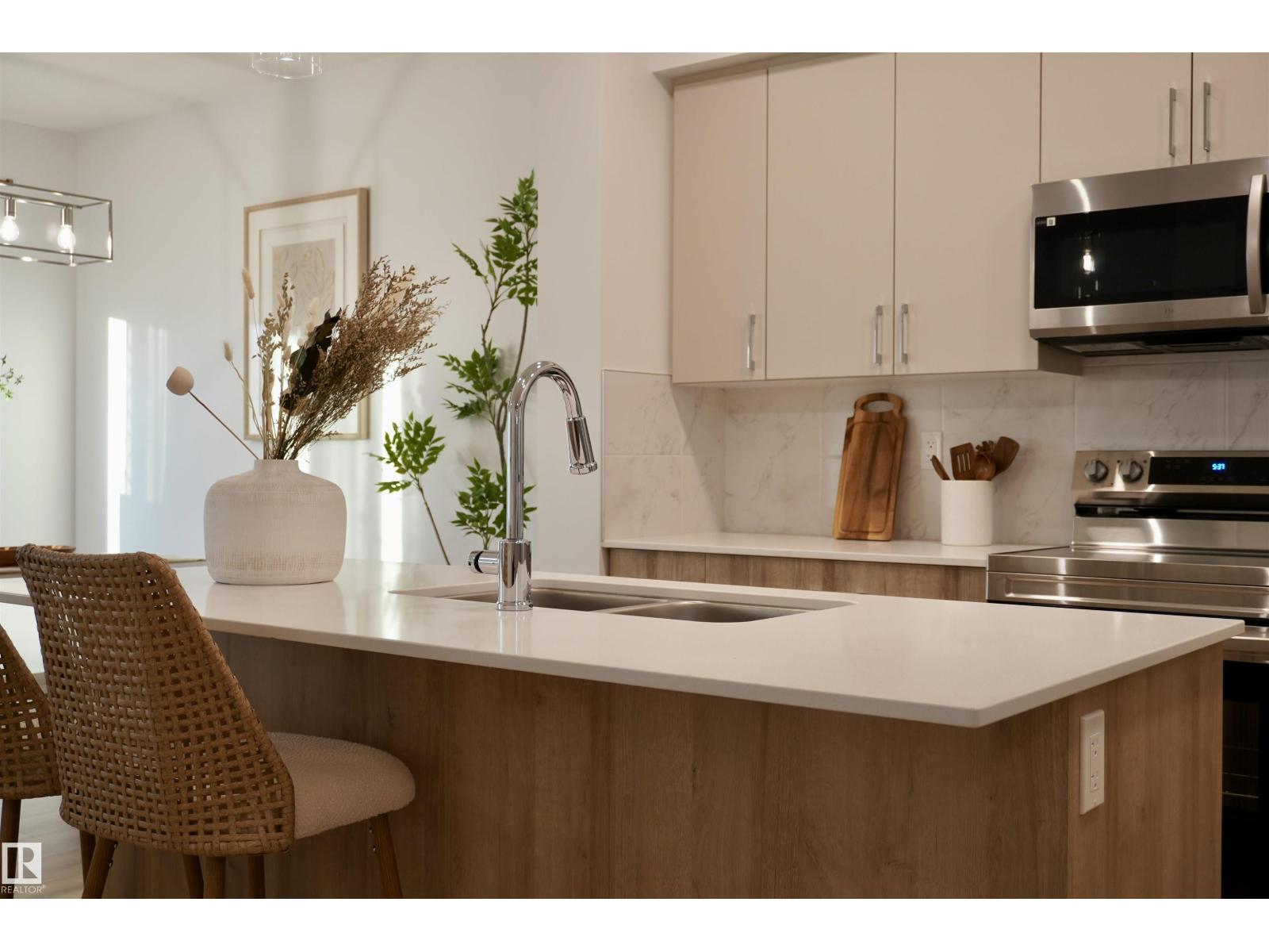 637 Kinglet Bv Nw, Edmonton, Alberta  T5S 0S8 - Photo 4 - E4464742