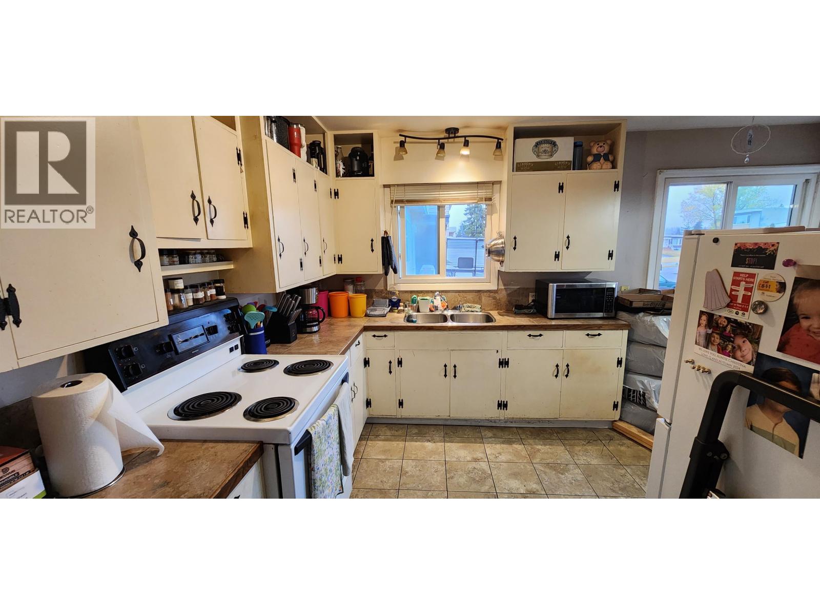 1475-1477 Nation Crescent, Prince George, British Columbia  V2M 4E3 - Photo 2 - R3061355