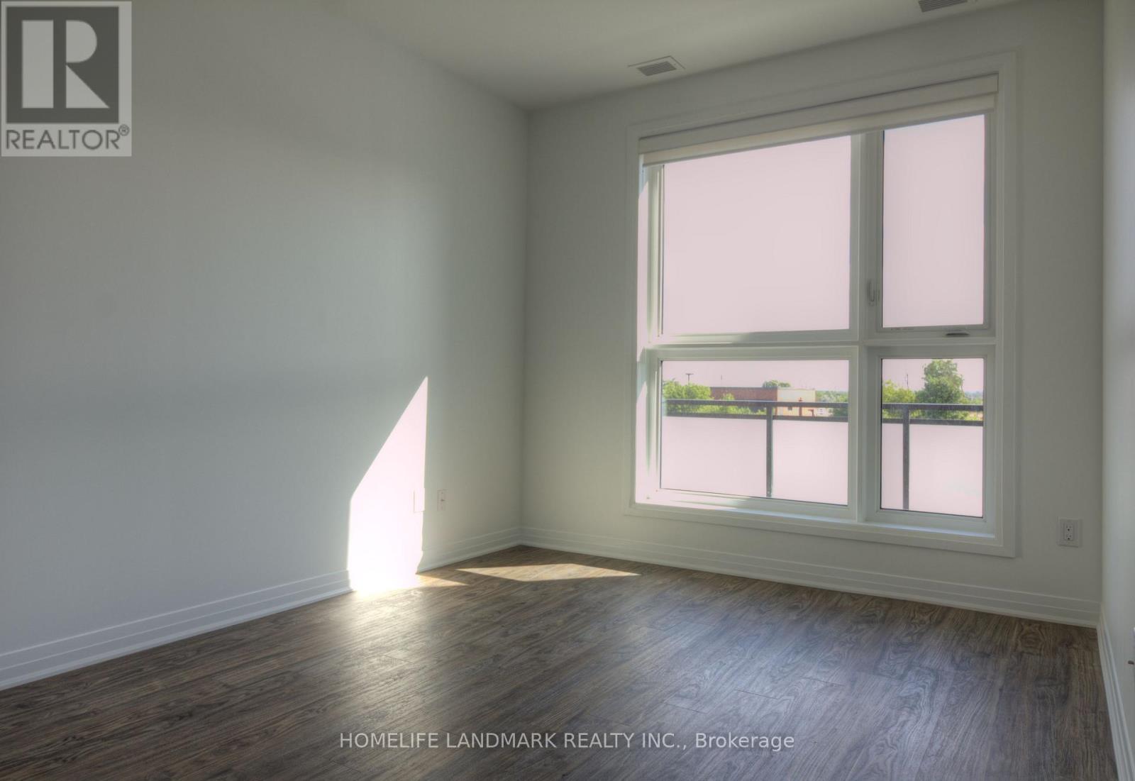 121 - 95 Dundas Street W, Oakville, Ontario  L6M 5N4 - Photo 11 - W12510734