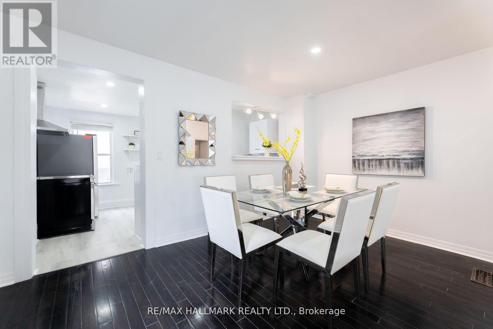 106 Willow Avenue, Toronto, Ontario  M4E 3K3 - Photo 4 - E12472108