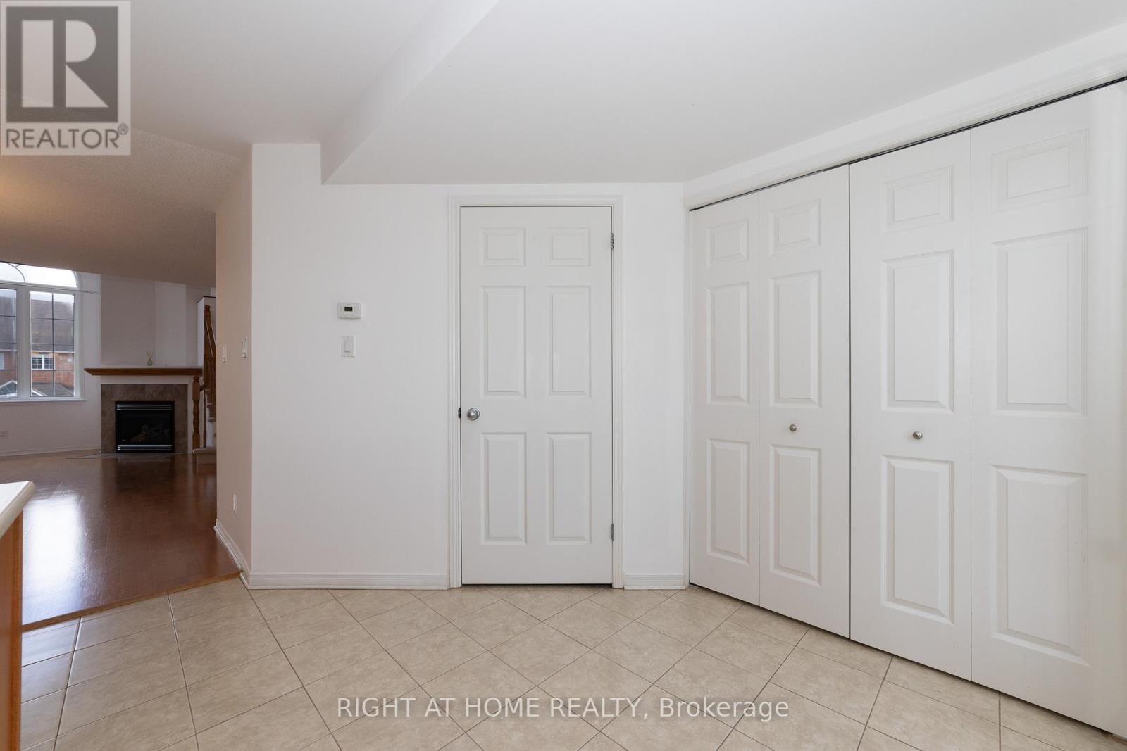 171 - 70 Edenvale Drive, Ottawa, Ontario  K2K 3N6 - Photo 12 - X12391547