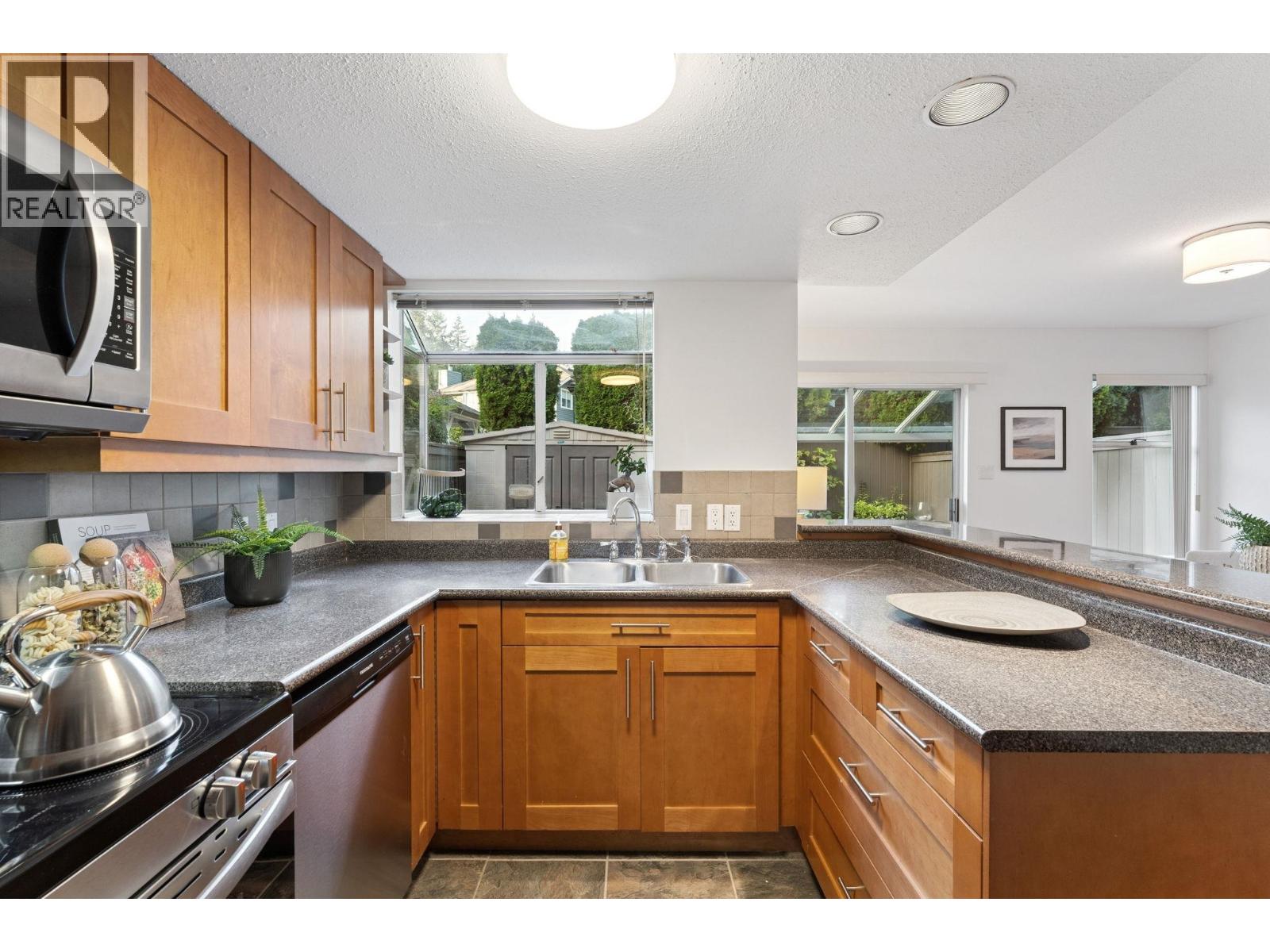 2994 Mt Seymour Parkway, North Vancouver, British Columbia V7H 1E9 - Photo 13 - R3064935