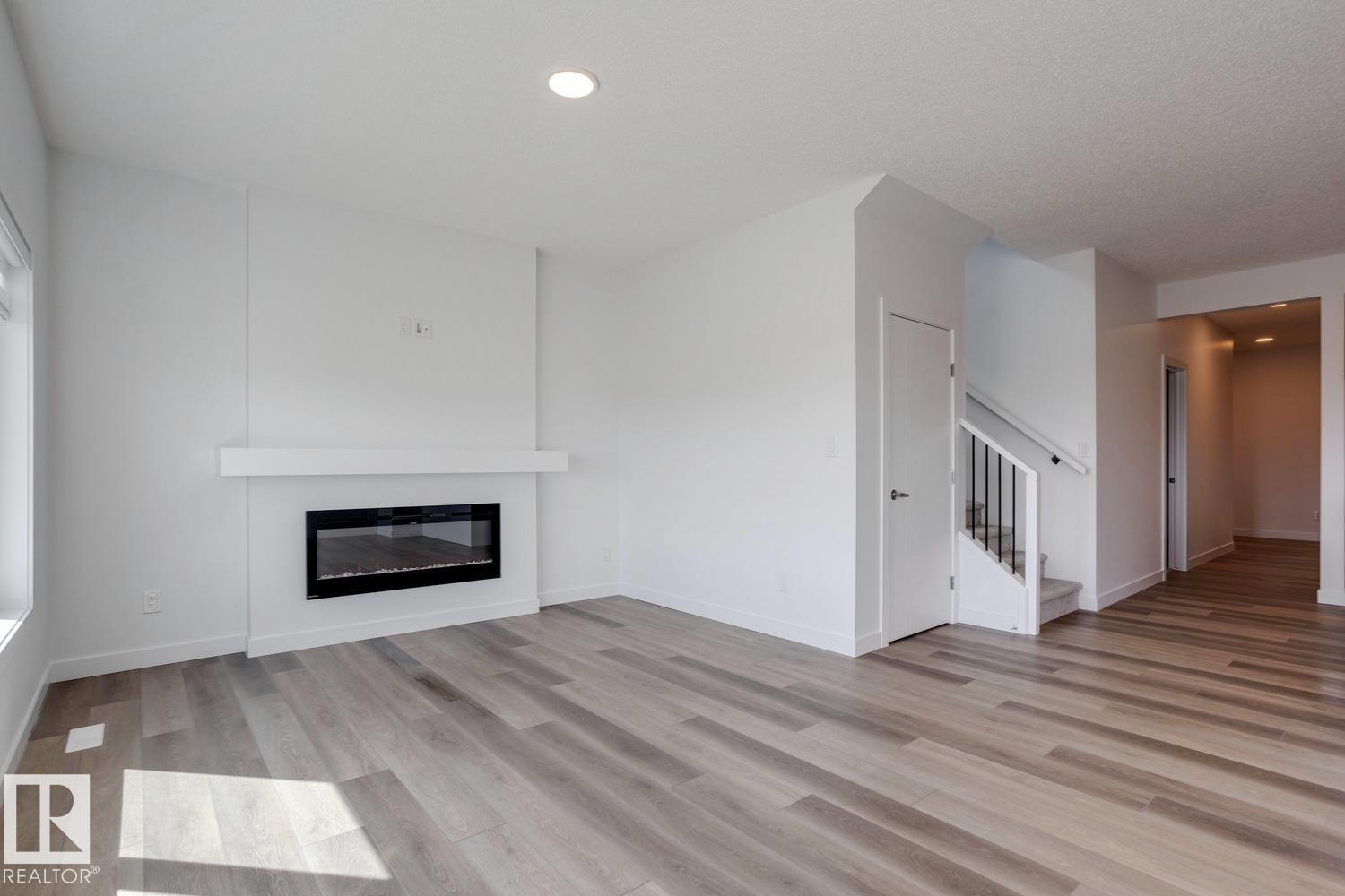 360 Bluff Cove, Leduc, Alberta  T9E 1S2 - Photo 4 - E4464396