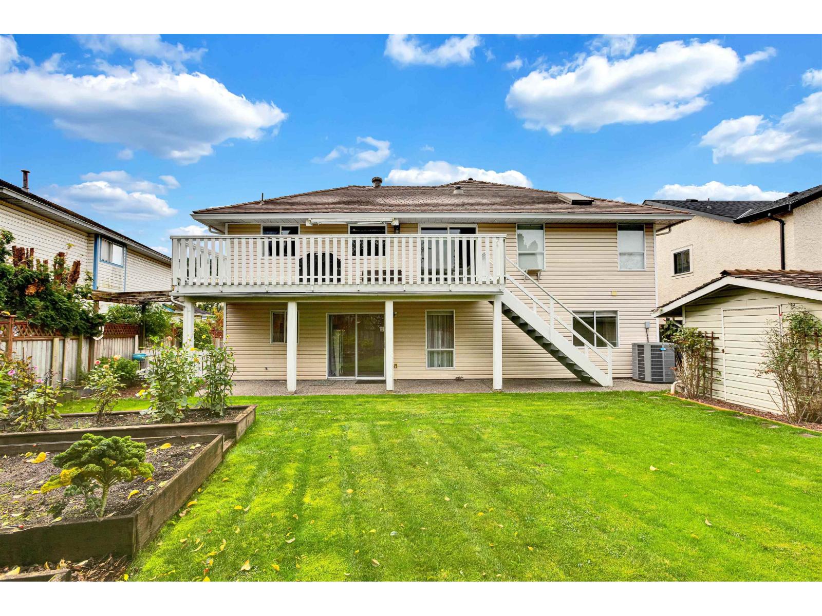 8896 140b Street, Surrey, British Columbia  V3V 7T4 - Photo 5 - R3064188