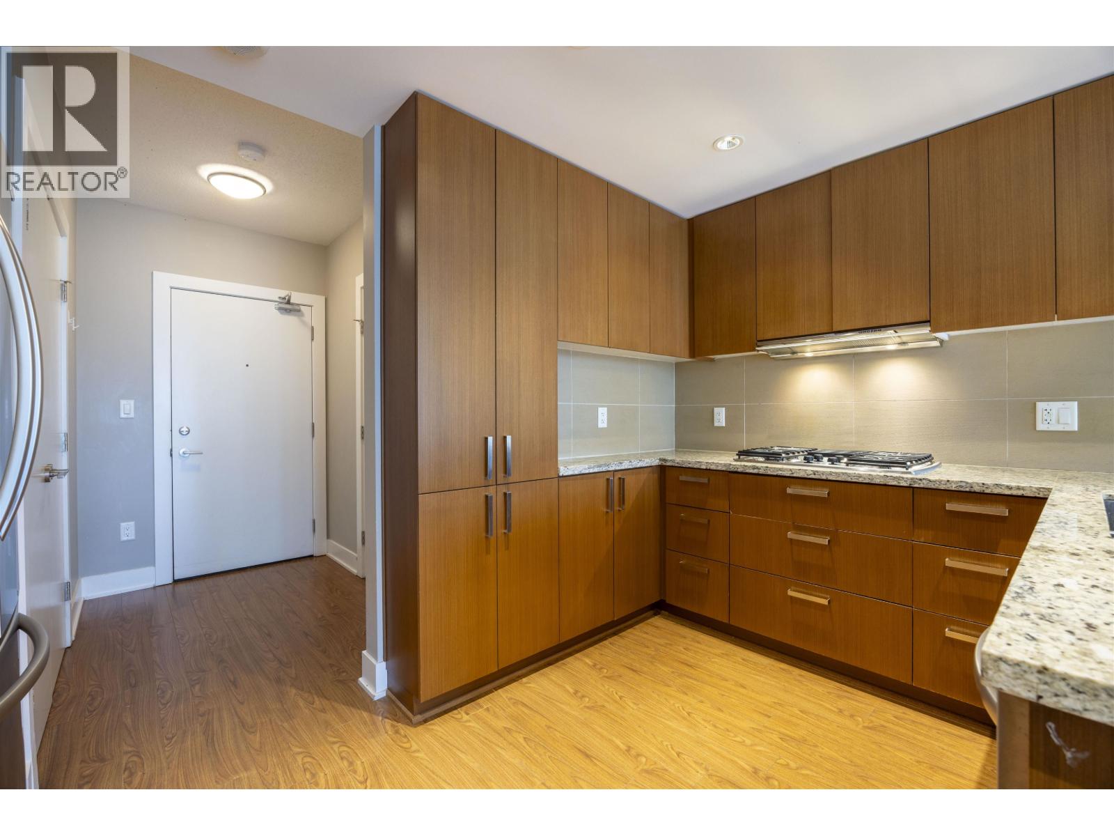 2002 1155 The High Street, Coquitlam, British Columbia  V3B 7W4 - Photo 9 - R3062211