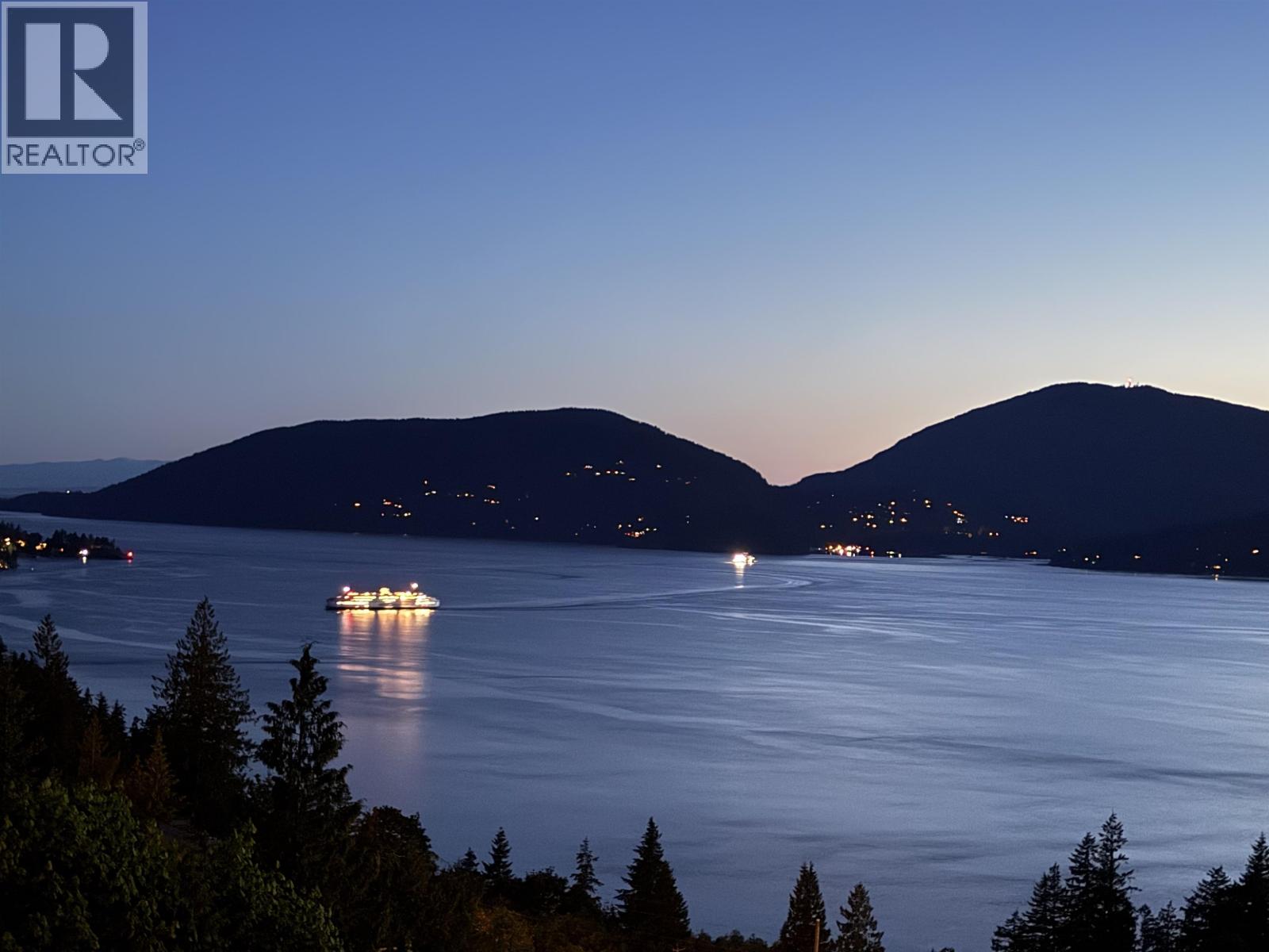 8664 SEASCAPE DRIVE, West Vancouver, British Columbia