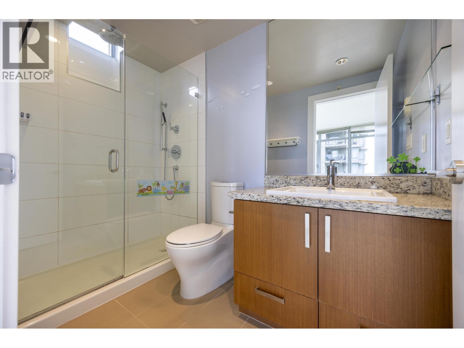 2002 1155 The High Street, Coquitlam, British Columbia  V3B 7W4 - Photo 16 - R3062211