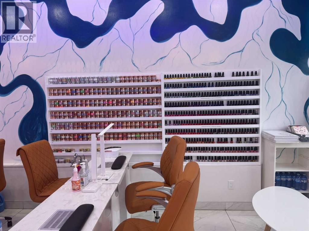 1001 Sample Avenue, Calgary, Alberta  T2X 4R9 - Photo 2 - A2262454