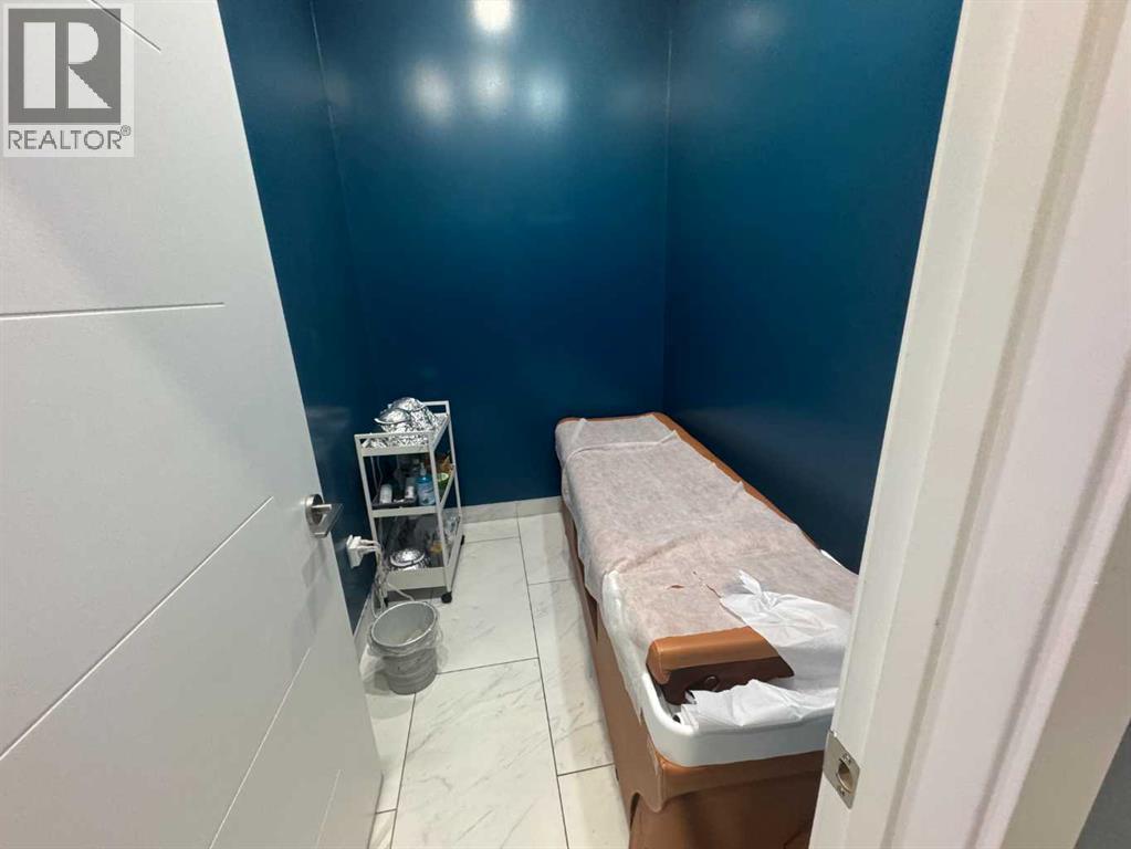 1001 Sample Avenue, Calgary, Alberta  T2X 4R9 - Photo 5 - A2262454